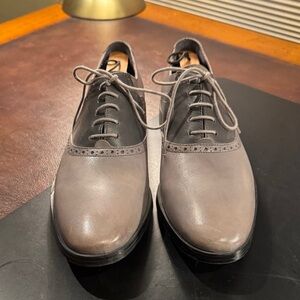 Cole Haan Two-Tone Gray Oxfords Size 10M